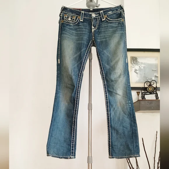 True Religion - Picture 1 of 15